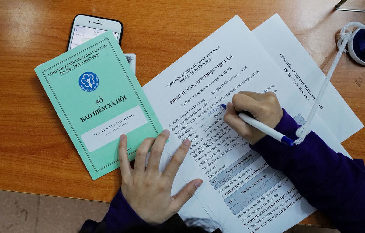 Sổ bảo hiểm sai thông tin có được rút BHXH một lần? Sổ bảo hiểm sai thông tin có được rút BHXH một lần?